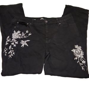 St johns bay stretch 14 embrpidered floral black straight jeans